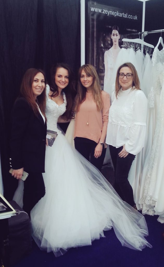 zkartalofficial's tweet image. Thank you beautiful @realsamia &amp;amp; @YourStylist for visiting us at @tatton_park wedding show #bespoke #zeynepkartal 👰🏻