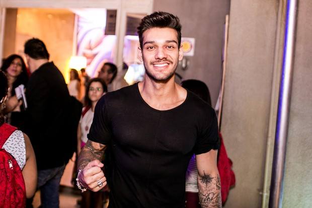 Cultura95's tweet photo. ✔ #LucasLucco ☆ @lucaslucco em #Malhação ➜ https://t.co/E2wKCc2SSt #VaiVendo #AdivinhaLL #LLStore #VoteLL #RedeGlobo https://t.co/ItH7mqeoe7