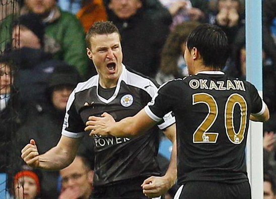 FootballFunnys's tweet photo. Leicester City are actually going to win the league!!!! https://t.co/D4mgVpxDdt