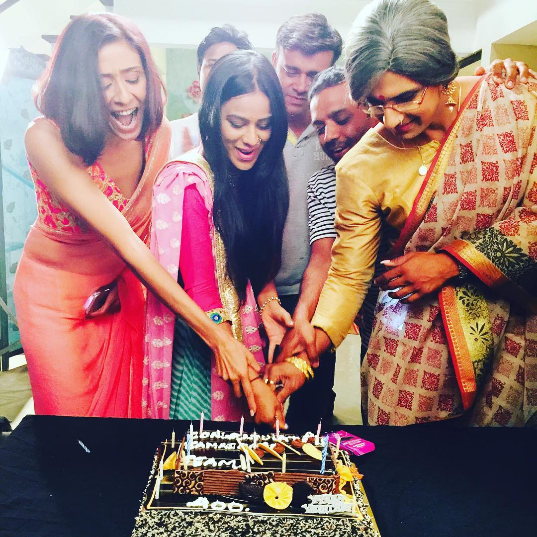 NNfazmina's tweet photo. @Theniasharma Insta post!  @kaur_achint  @_ravidubey 
#400episodesofJamaiRaja 😍 
@sagar_meenakshi @AshviniYardi https://t.co/4FhU77csH3