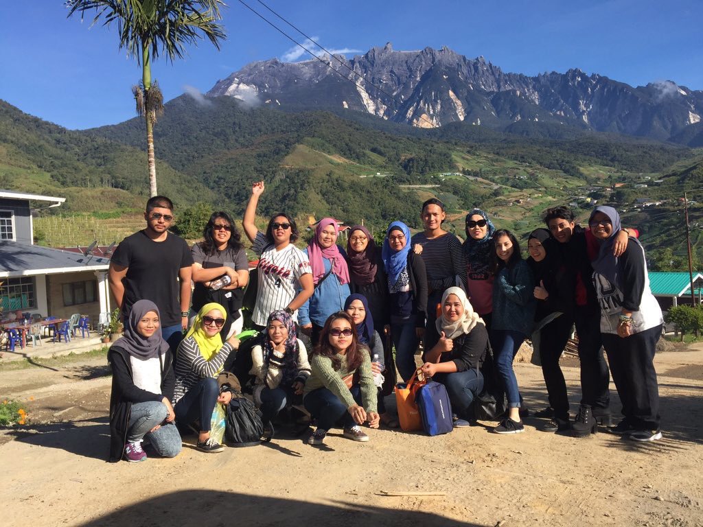 quakerangers15's tweet photo. 16 people // 1 advisor // 3 months of planning // 6 media mentions // 3743km away from Shah Alam 😎😊😅 #PRMajor https://t.co/eFiQRRURn7