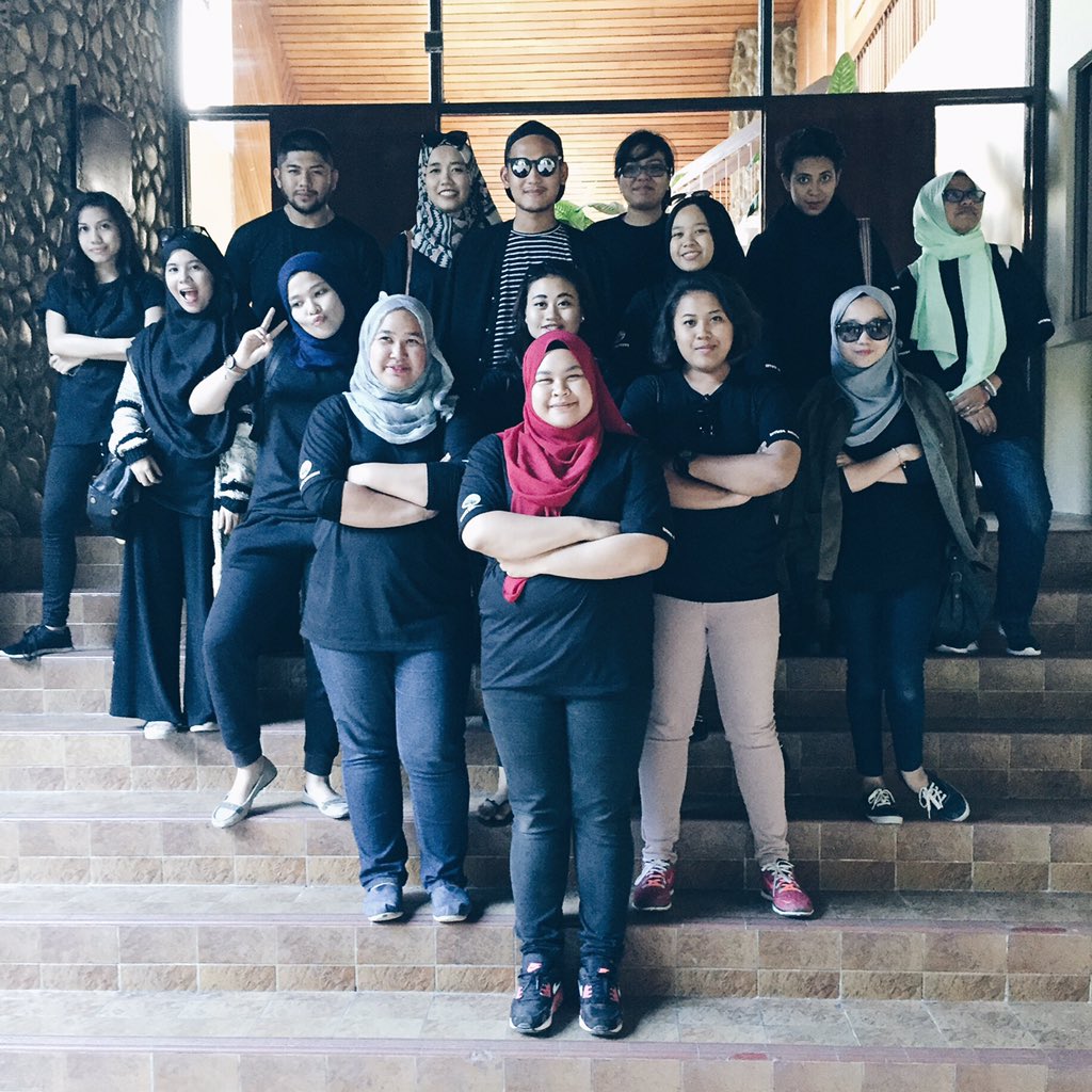 quakerangers15's tweet photo. 16 people // 1 advisor // 3 months of planning // 6 media mentions // 3743km away from Shah Alam 😎😊😅 #PRMajor https://t.co/eFiQRRURn7