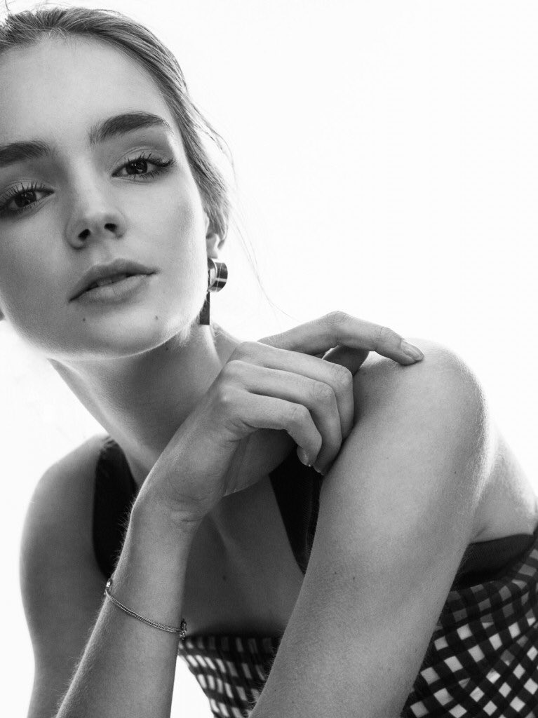 Platform_LDN's tweet photo. Paulina Frankowska by Frankiewicz & Rożniata for Daisy featuring @pitchouguina #ginghamtop https://t.co/9W0bXmJpB9… https://t.co/kLFnXkTIor