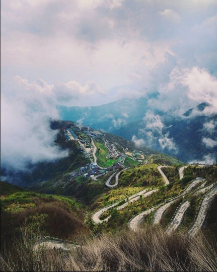 TravelSquadIN's tweet photo. Pic Credit: Gyaltsen Wangdi
Location: Zuluk, Sikkim https://t.co/9zvixMBIBt