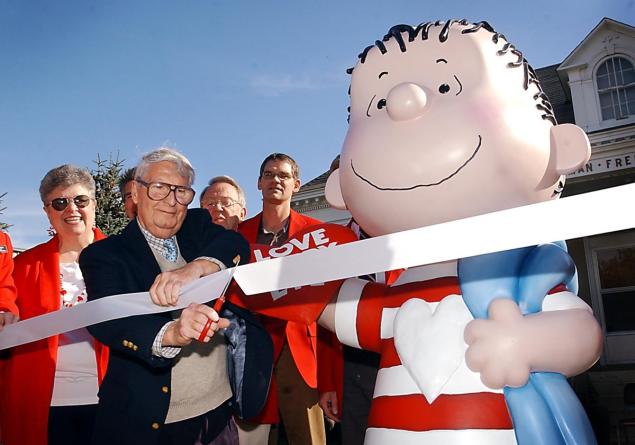 charlesadler's tweet photo. #RIPLinus Life's important lessons R taught by great characters.Thx Linus. https://t.co/uaBWtWLaKf @charlie_adler https://t.co/vZV80IwgTi