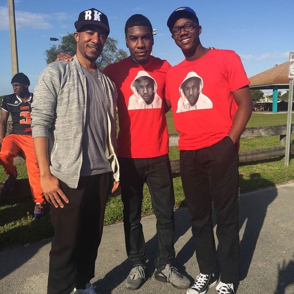 Daydog's tweet photo. With #TrayvonMartin brother Javaris and his younger brother (by Tracy Martin). #TrayvonMartinFoundation #MemorialWa… https://t.co/0OtRn4ARhx