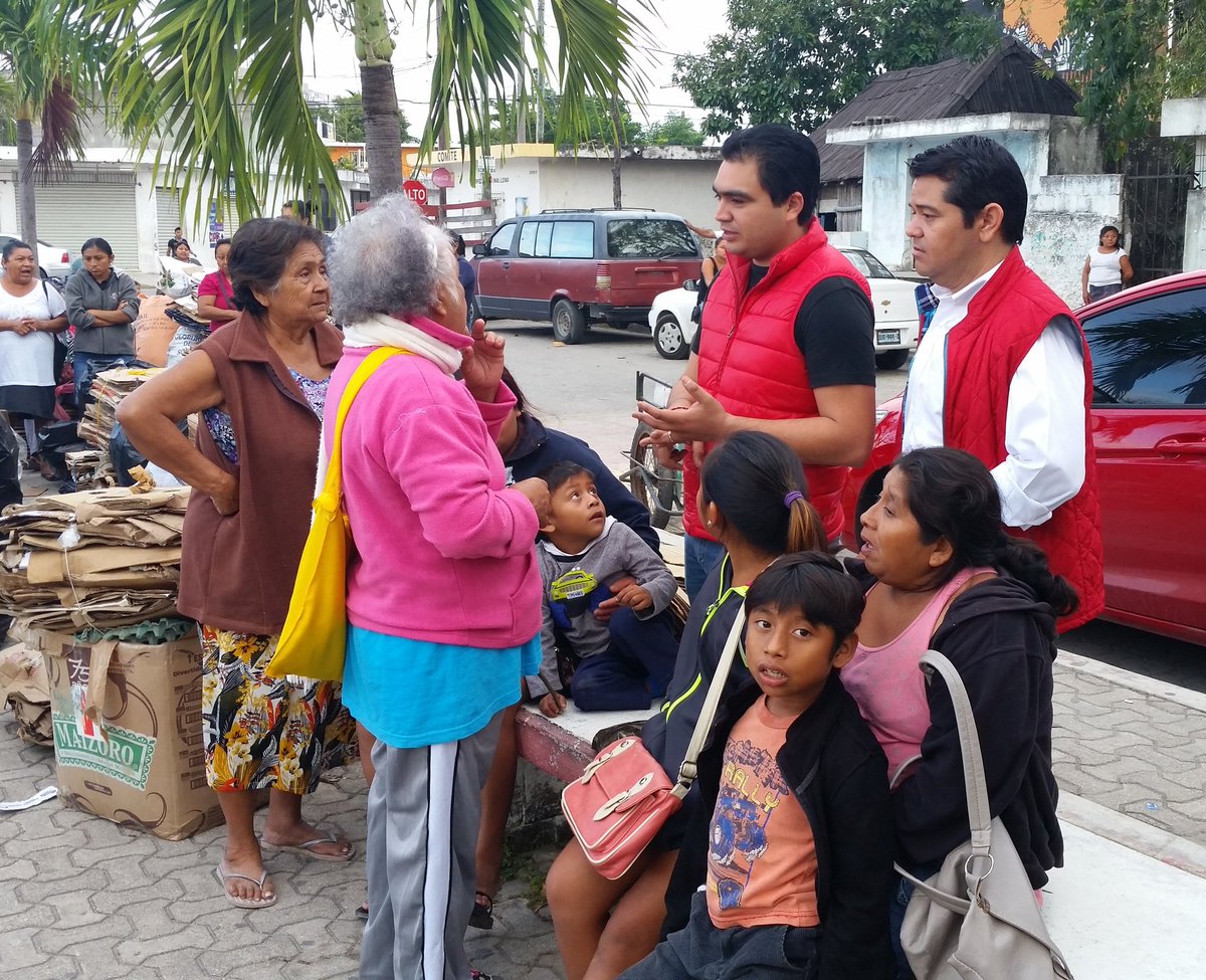 pechan_angel's tweet image. @Armando_Angulo y @OscarCondeCanto siempre cercanos a los tulumnenses #RBasuraXAlimentosTulum @betoborge @JLToledoM