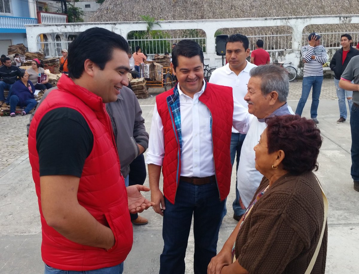 pechan_angel's tweet image. @Armando_Angulo y @OscarCondeCanto siempre cercanos a los tulumnenses #RBasuraXAlimentosTulum @betoborge @JLToledoM