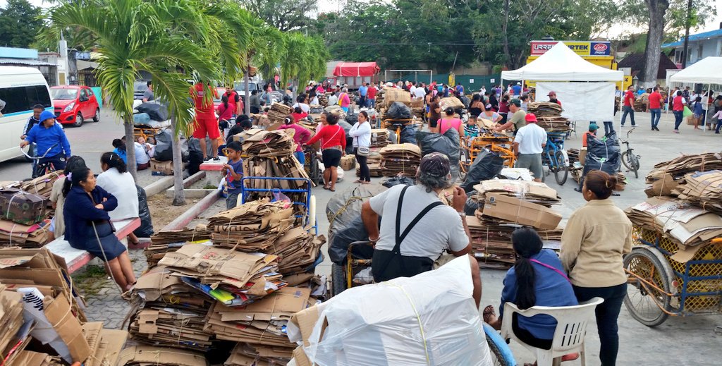 pechan_angel's tweet image. @Armando_Angulo y @OscarCondeCanto siempre cercanos a los tulumnenses #RBasuraXAlimentosTulum @betoborge @JLToledoM