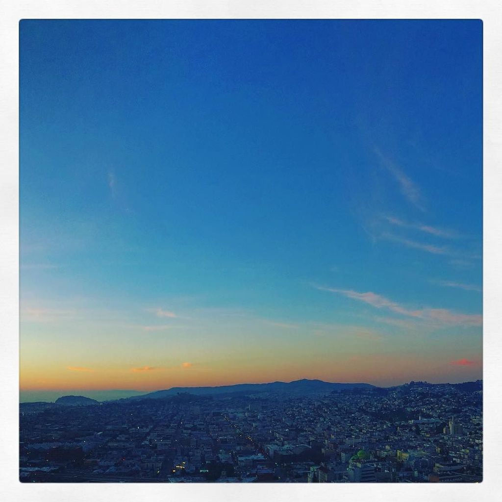 leosuccarferre's tweet photo. My first sunrise in San Francisco :) #100vanness #ftw https://t.co/iDiqlvea41 https://t.co/FVNE854Mwi