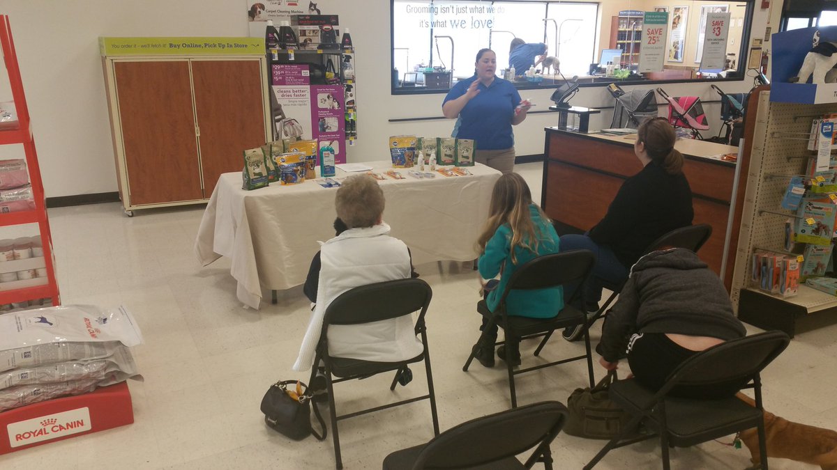 jeremybd33's tweet photo. Great Dental Event at store 308 @jeffedwards105 @cfladamharrel https://t.co/i1282Y3eFe