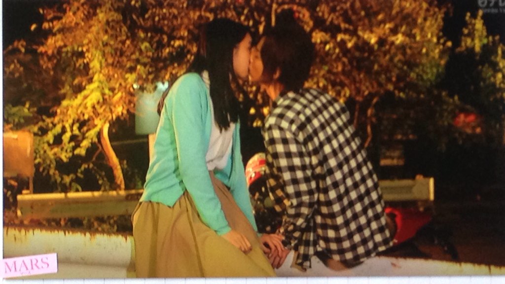 リーリリ ついにキスしたよおおおおあああ 藤ヶ谷太輔 28 と 飯豊まりえ 18 の綺麗なキスでした キスの後が完全なる 藤ヶ谷ゾーンで死亡 Mars T Co Azvmsc7yns