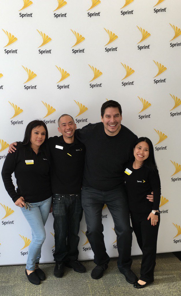 marceloclaure's tweet photo. What an energized team !! Loved visiting my team at the Market st store in San Francisco @SprintMarketSt https://t.co/nXu6TVG3X8