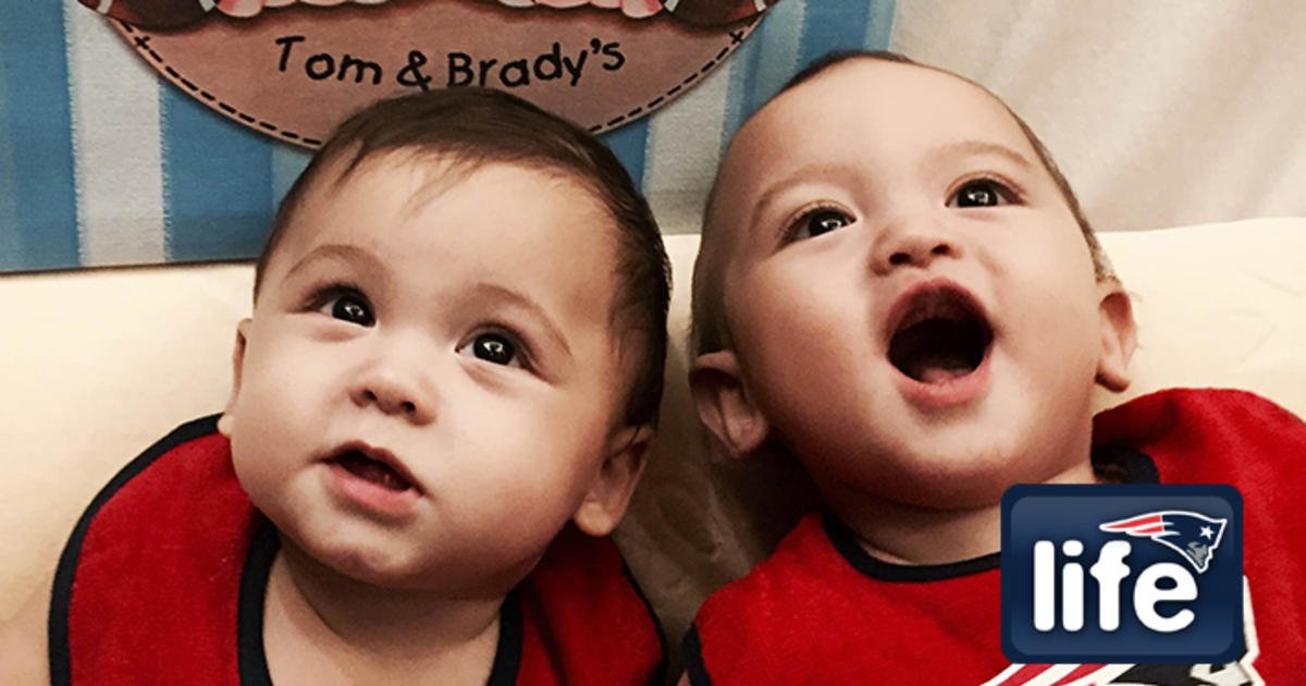 Patriots's tweet photo. The ultimate Super Bowl babies. Meet twins Tom &amp; Brady: https://t.co/ZGkMk5a2HL https://t.co/mxic6K1eY2