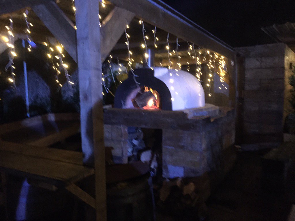 Portlandjamjar's tweet image. After the storm let there be spring warming up for fire in the belly....new pizza menu coming soon💥🍕 #Portland