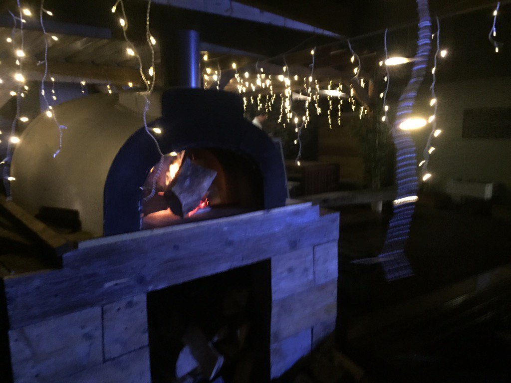 Portlandjamjar's tweet image. After the storm let there be spring warming up for fire in the belly....new pizza menu coming soon💥🍕 #Portland