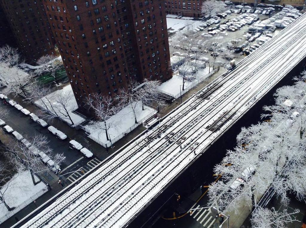 manhattanselfi's tweet photo. by bridgeblanco ...Blanco Season #Art #StreetArt #DopeArt #ILoveArt #ArtMakesEverythingBet… https://t.co/GJv0uV6BXI https://t.co/HqvUVeylN4