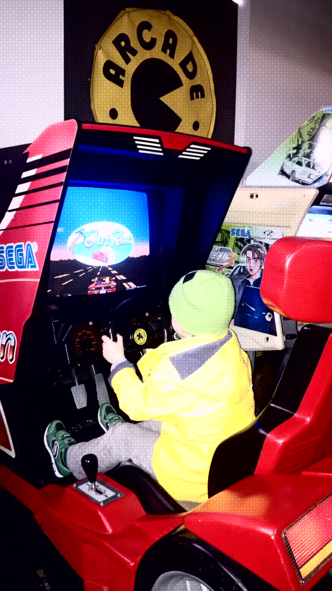 stephenrthomson's tweet image. We ❤ @arcadeclubuk 😬🎮 #boysdayout #retrogaming #pinballwizards can't wait to go back!