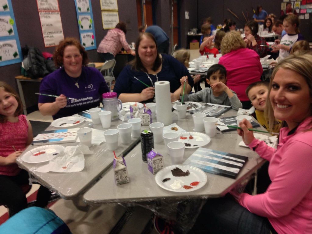 DrFloraIndy's tweet photo. Check out the great artists at South Creek! Cookie and Canvas event for families #familyfun #PTOevent https://t.co/HNeDbHMppU
