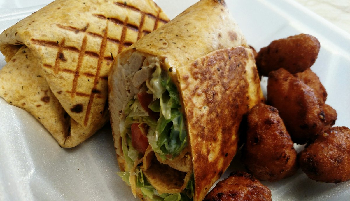 Celery74991981's tweet photo. #ChickenWrap House #HoneyMustard #FriedMac&Cheese https://t.co/BMGuk5VDET