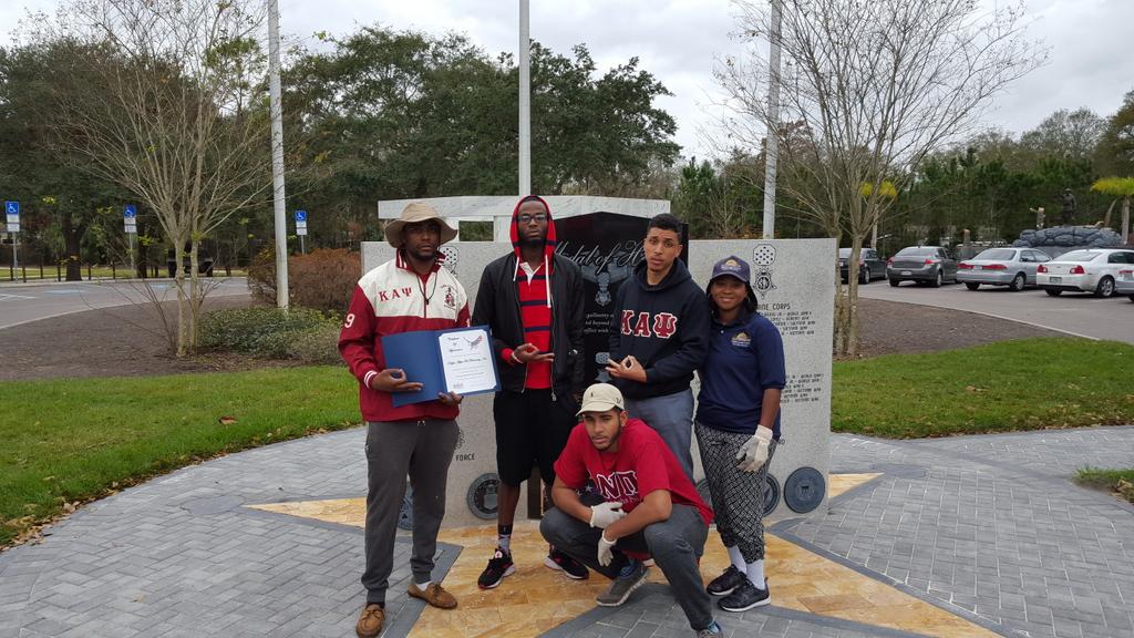 ladymax47's tweet photo. @kapsi1911 Thanks for your service today at our Veterans Memorial Park! @HillsboroughFL #OGCXII #Tampa https://t.co/38k0zTPOXc