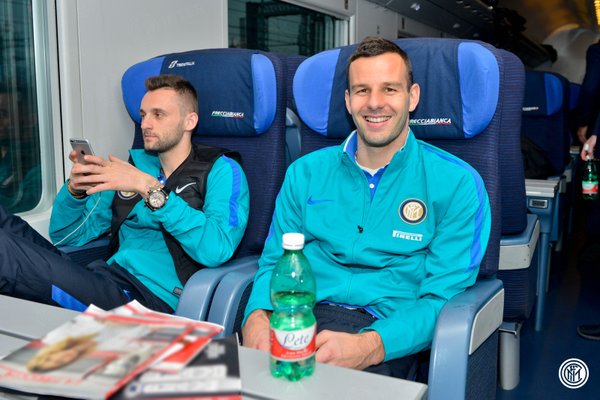 Inter_en's tweet image. 📷 #Nerazzurri head to Verona on @LeFrecce. More pics here: bit.ly/1RdiuZC #VeronaInter #FCIM