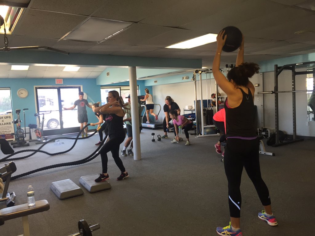 PB_Trainers's tweet photo. IT HAS BEGUN. #trainerlaura #pbtrainers #livetweeting #gym #fitness https://t.co/bce501u9CX