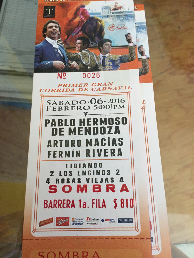 roger_casillas's tweet photo. Listos para ver a Fermín Rivera!! #carnavalAutlan2016 https://t.co/zmihUke1cv