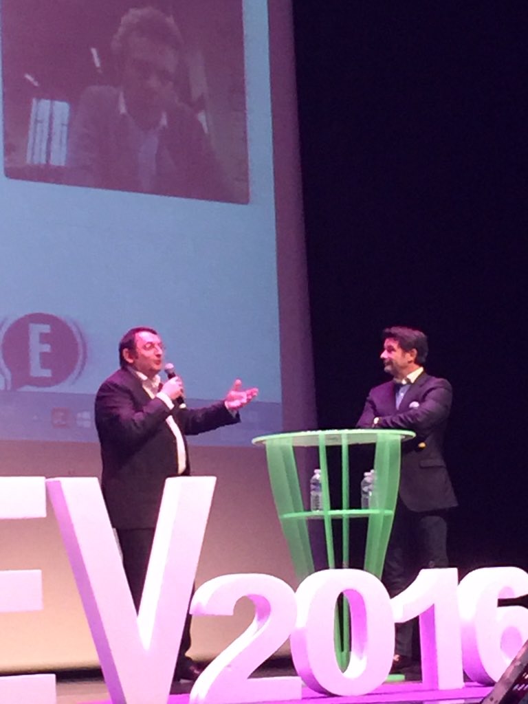 jmmousset's tweet photo. "Les 1er monastères sont les sources du capitalisme... et les entrepreneurs sont des prophètes" DidierLong #UEV2016 https://t.co/djxQfdFhoQ
