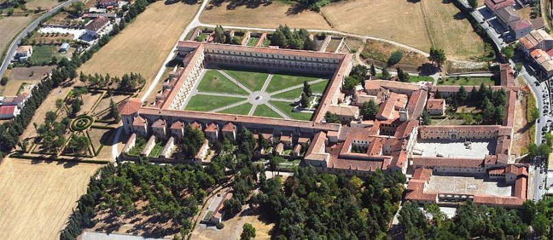 ecampania's tweet photo. Vi portiamo alla scoperta di una delle #certose più belle d’Italia: quella di #Padula https://t.co/ZcUG2TkkzO https://t.co/9lgH7tbesS