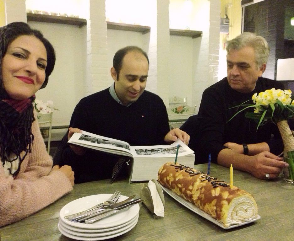 figandquince's tweet photo. #birthday #rolette #cake #narguess #narcissus #flower #cafe #book #lavasan #latergram https://t.co/VGPBiOlaEc https://t.co/J4XMexAw5n