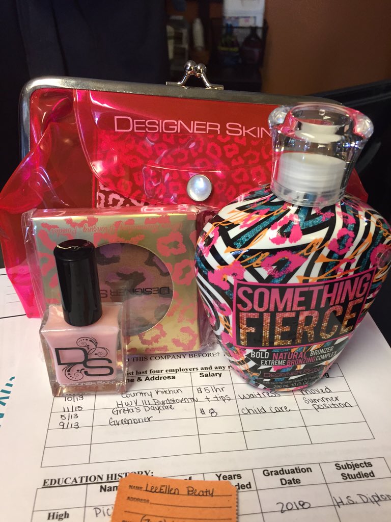 TanZoneStudio's tweet image. Congrats to LeeEllen!!! #customerappreciationday