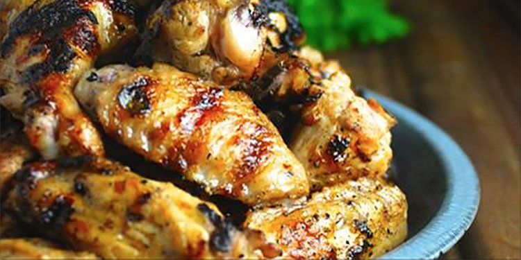 Weekend treats continue w/ #SuperBowlFood! Let's try these winning wings by @3BeansOnAString threebeansonastring.com/garlicky-lemon…