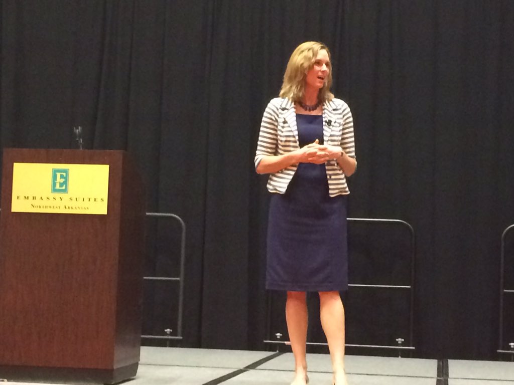 superhanscrw's tweet image. #lol WM just closed over 200 stores in poorest towns @SweCindy @Walmart Laura Phillips on sustainability #SWEC2016 https://t.co/ZHgFu4Qlrt”