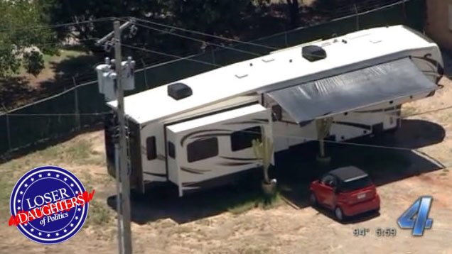 MaryHasFallin's tweet photo. @ChristinaFallin clean your trailer young lady. It's messy. https://t.co/PfZxB2vHXV