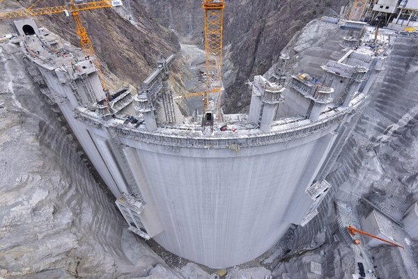 Construction of the Artvin dam in Turkey