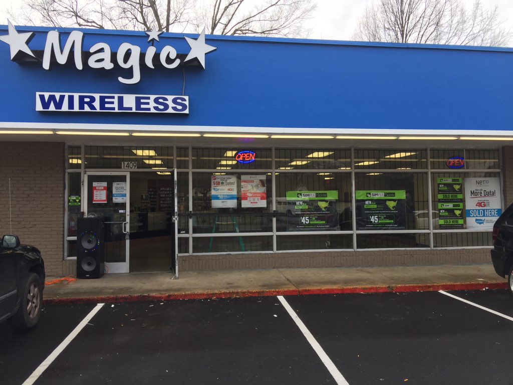 MagicWireless2's tweet image. iPhone repairs Starting @ 39.99
Android repairs Starting @ 29.99