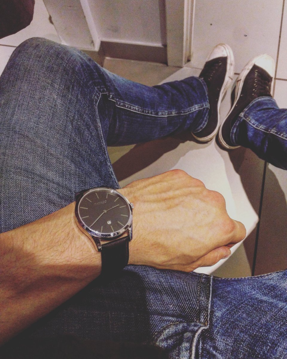 Abbo1910's tweet photo. The wait for your gf in the changing rooms... @OfficialTayroc https://t.co/xlL9QDi9rY