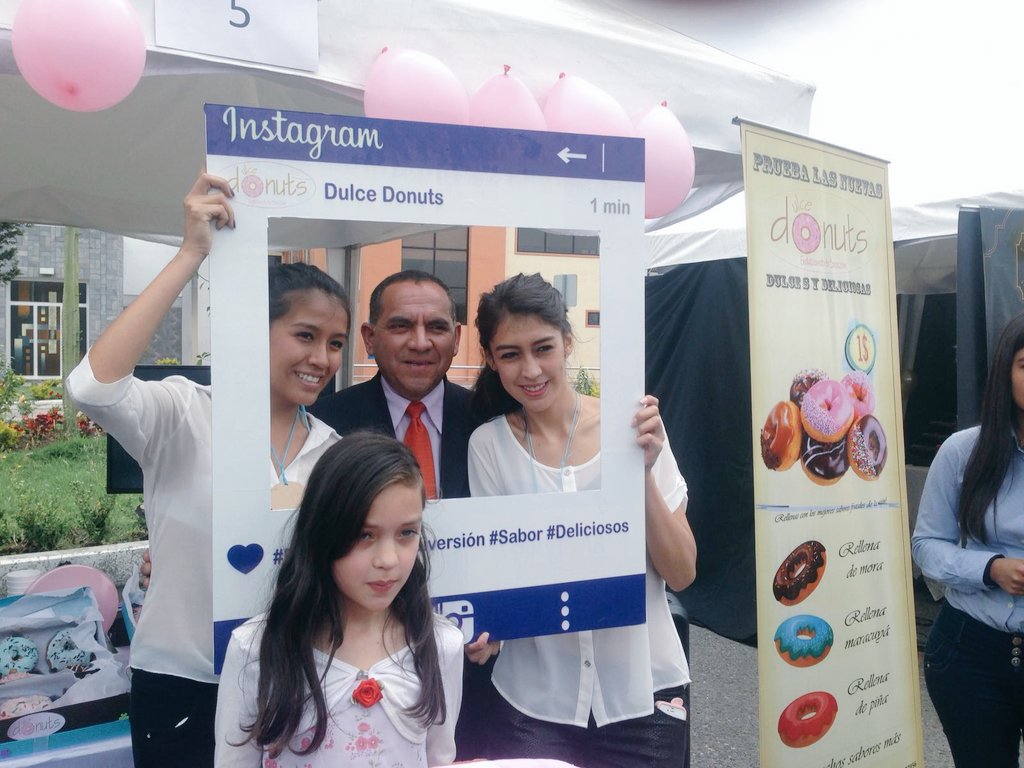 FeReinosoA's tweet photo. Lanzamiento de Publicidades de los 7mos ciclos en la @upsalesiana  Sede Cuenca #EventoPublicidad7UPS https://t.co/ZR0Y3VHBFV