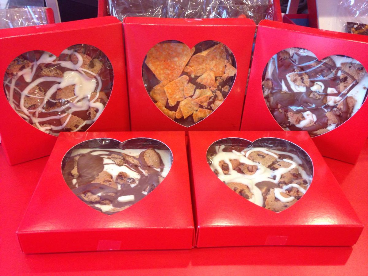 sugarmountainca's tweet photo. Just over a week away and our chocolatier is making some sweet valentine treats #ValentinesDay #sweettreats https://t.co/J94nIzV0Uj