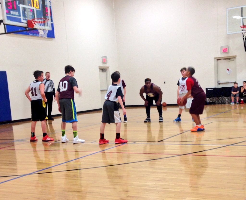girl_iowagirl20's tweet photo. My grandson D'Angelo #LincolnRails #6thGradeHoops https://t.co/Zs3mlwvvQI