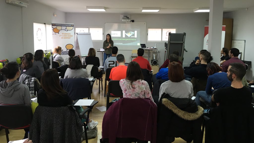 sano_center's tweet photo. Hoy hemos compartido la experiencia de @gemasanchezPT #SanoAlmeria en la 1ª Convención @VivirdelEP #Madrid https://t.co/LpVvzP36xL