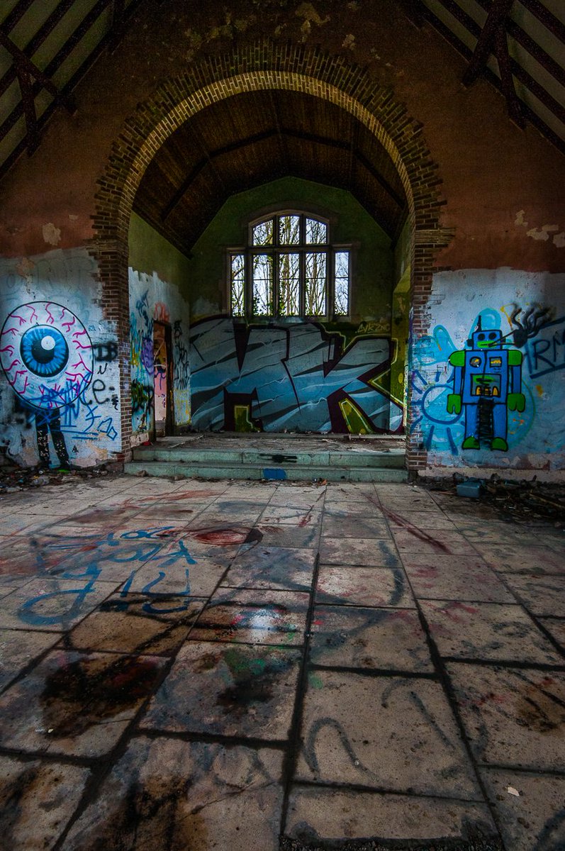 Want an eerie experience? then walk around a deserted urban area #derelict #abandoned #deserted maybe there's ghosts