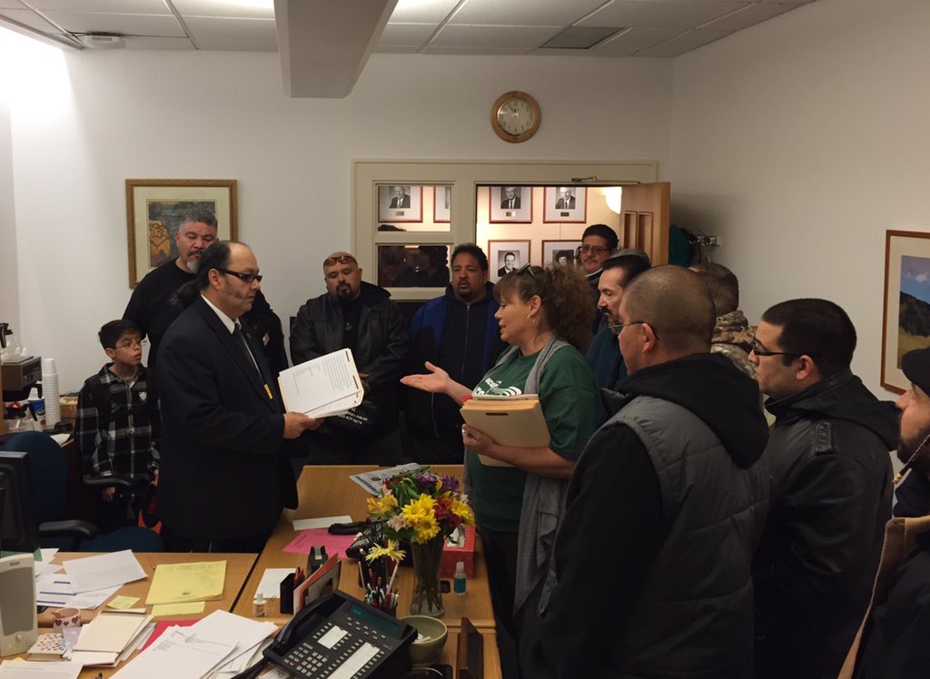 afscme18's tweet photo. .@AFSCME Correctional Officers hand in 1,000 petition sigs / testimonials detail life inside NM Corrections #NMLEG https://t.co/2UX9mJMyGJ