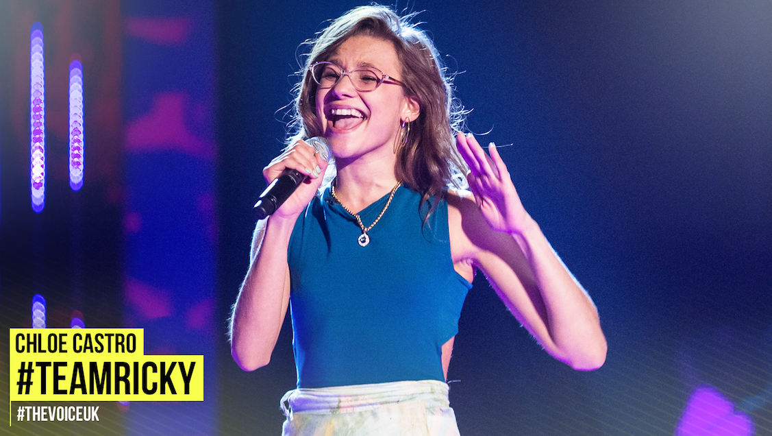 BBCTheVoiceUK's tweet photo. Give it up for #teamricky’s awesome new missy... @The_ChloeCastro! #thevoiceuk https://t.co/Jpt5sz2LXY