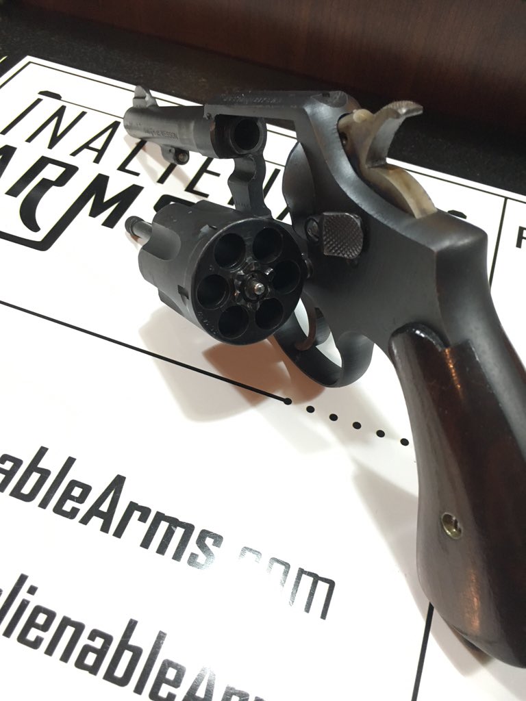InalienableArms's tweet photo. #Smith&Wesson #VictoryModel #TangibleHistory #WWII #.38spcl https://t.co/DB4qAY8W7Q https://t.co/MCybpWSIvR