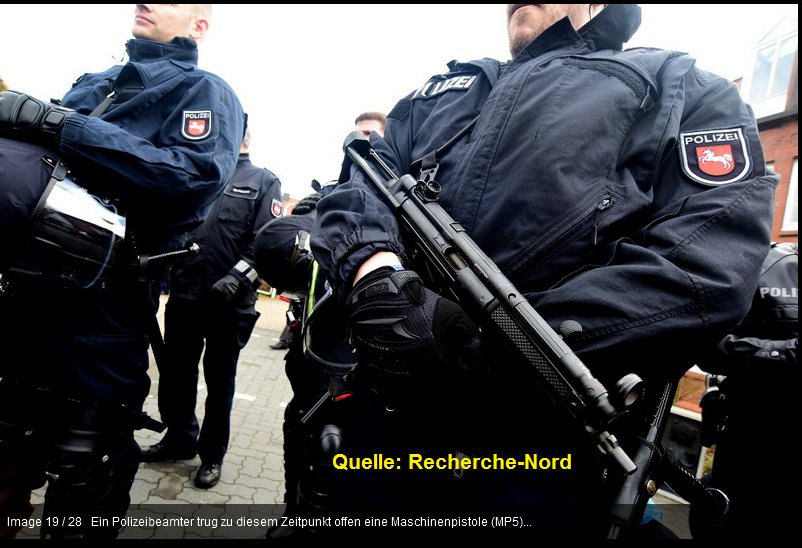 kentrail_ticker's tweet photo. #Hittfeld: Nazis gehen mit Knüppeln und Polizei mit Maschinenpistolen gegen Gegendemonstranten vor. (1/2)
#kaltland. https://t.co/ryUMdCIK1h
