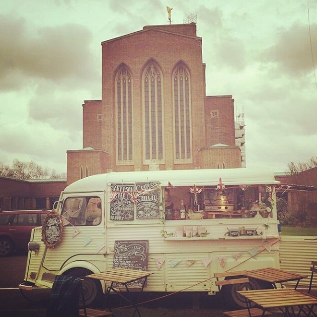 Vintage_Cake's tweet photo. Good to be back in the wagon... #Vintageguildford #boilerroom #Surrey #tearoom #waffles #coffeevan https://t.co/NkOzcWT9pG