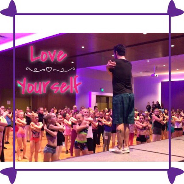 gonuvo's tweet image. @markmeismer giving a hug to the minis after his class in Seattle this morning! Always remember to love yourself! 💙