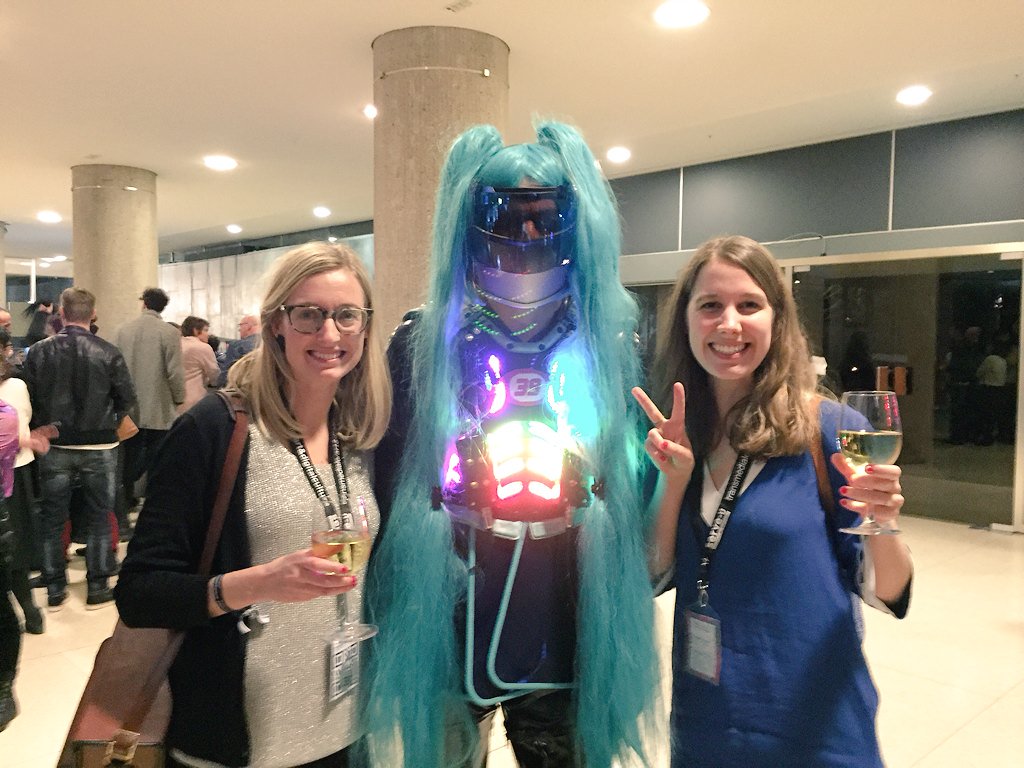 Fangirls klar til Hatsune Miku 😏✌️<a href="/mljuul/">Marie Louise Juul</a>